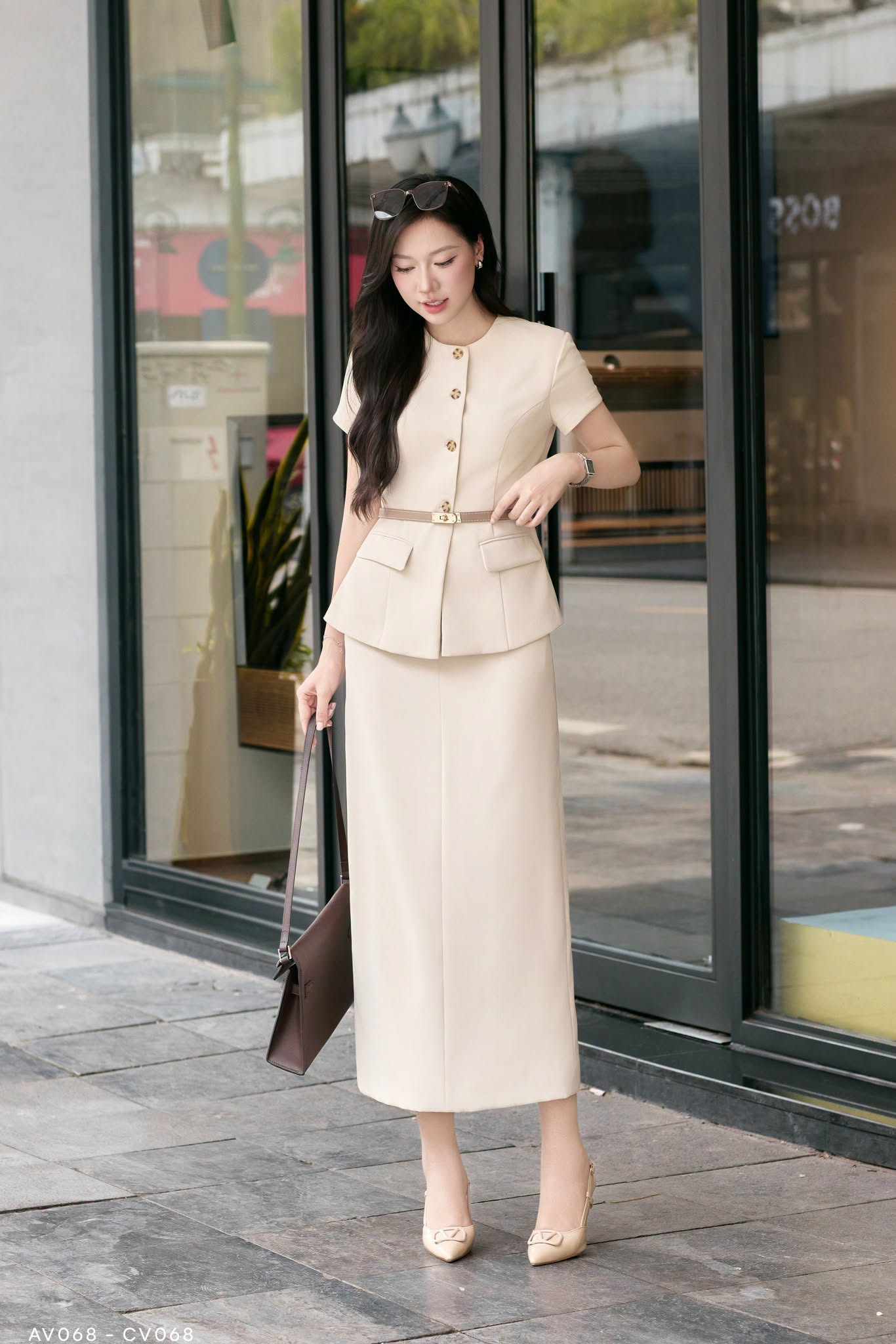 Áo tay ngắn cổ tròn peplum chiết eo