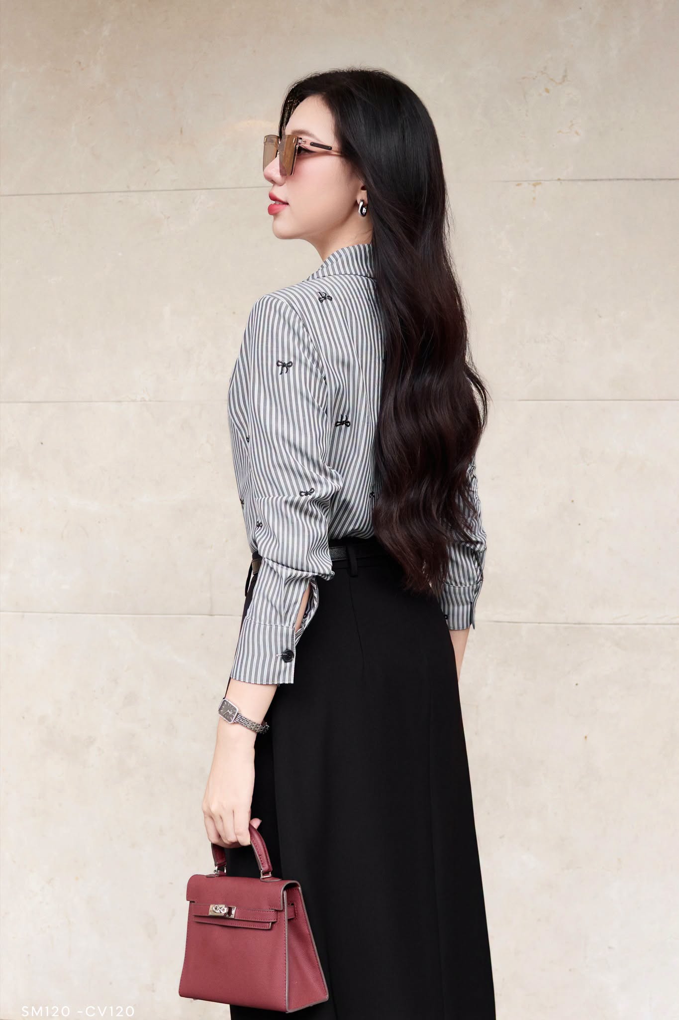 Chân váy midi xếp ly dáng xòe đen